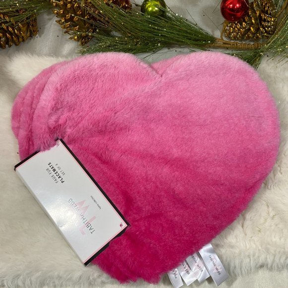 Tabitha Webb Ombre Pink Heart Shape Faux Plush Fur Placemats Set of 4 New - Picture 4 of 5